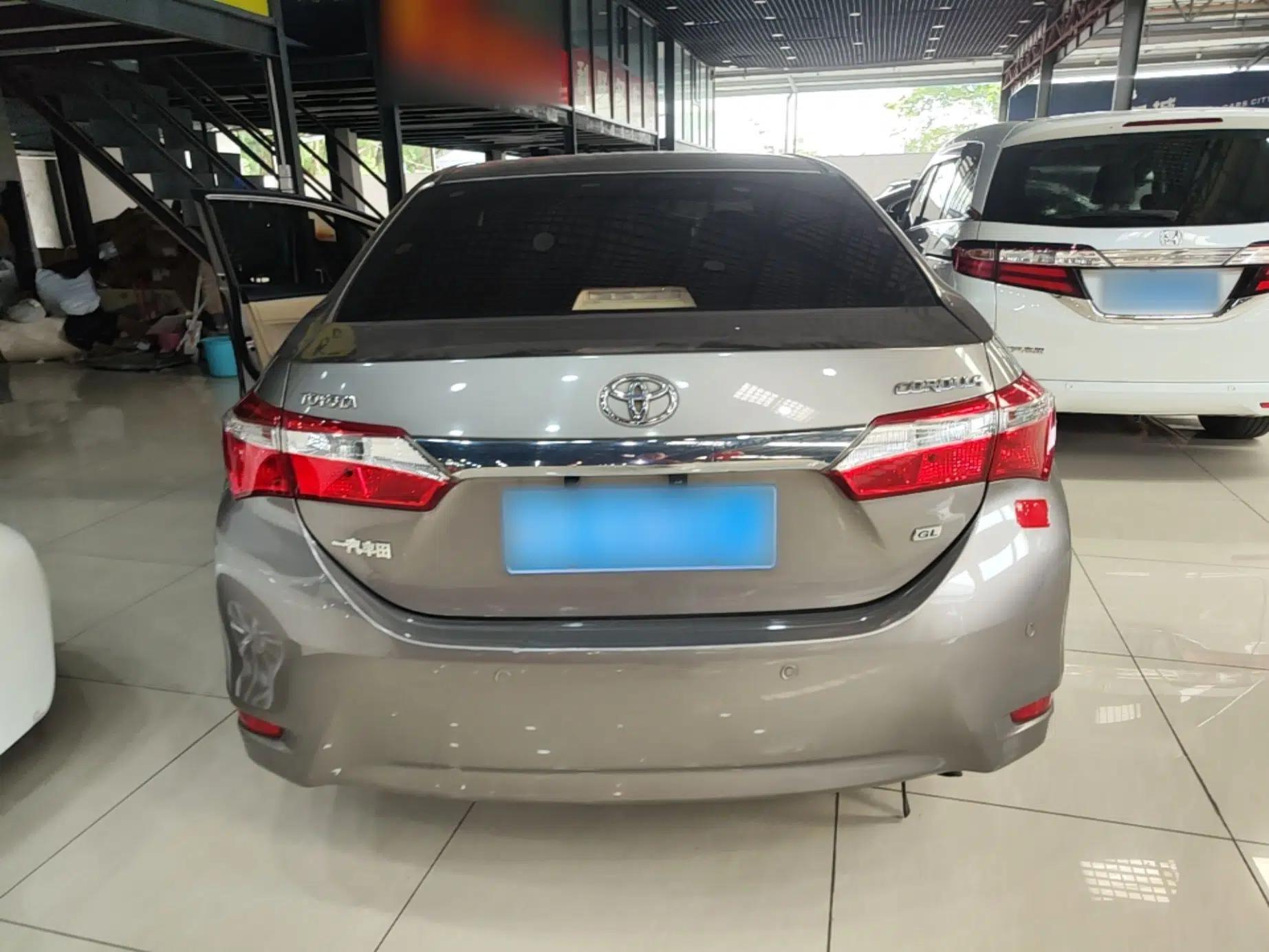 Toyota Corolla 2014 1.6L CVT GL — миниатюра 5