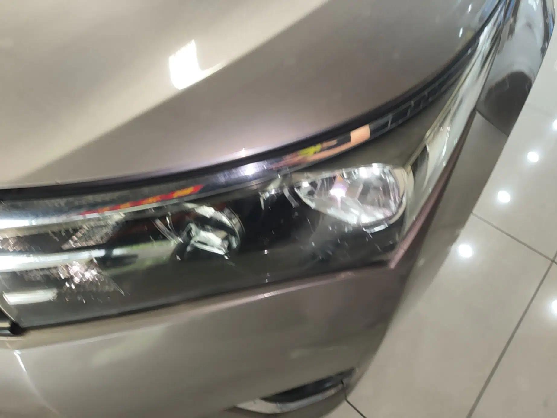 Toyota Corolla 2014 1.6L CVT GL — миниатюра 8