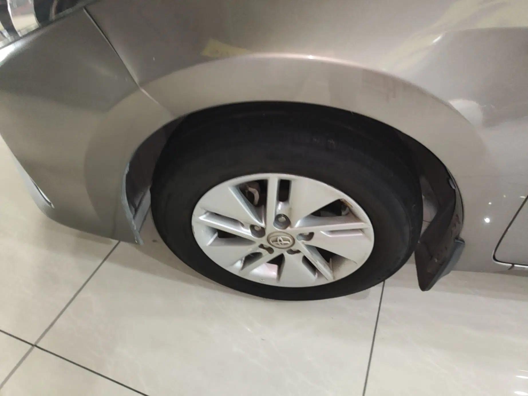 Toyota Corolla 2014 1.6L CVT GL — миниатюра 10