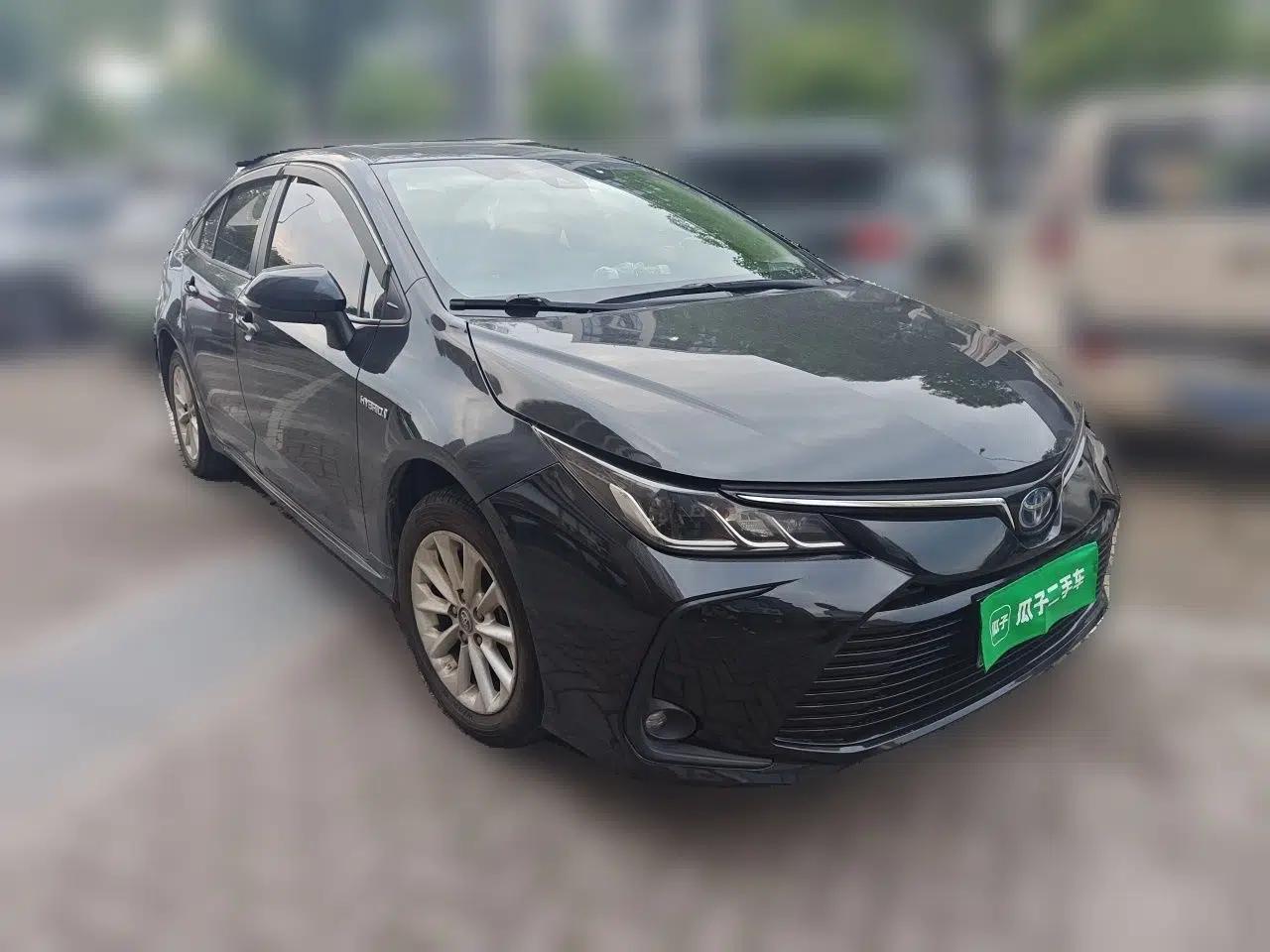 Toyota Corolla 2019 Dual-Engine 1.8L E-CVT GL-i Elite Edition — миниатюра 3