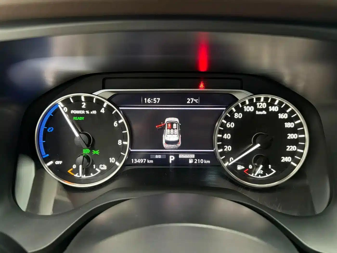 Nissan X-Trail 2023 e-POWER Super Hybrid Dual Motor AWD Luxury Edition — миниатюра 15