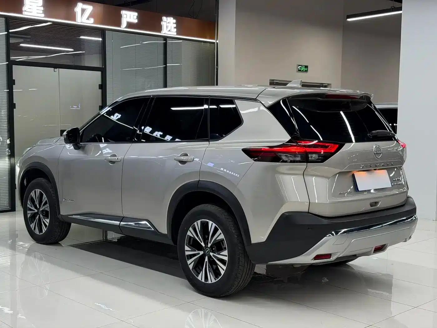 Nissan X-Trail 2023 e-POWER Super Hybrid Dual Motor AWD Luxury Edition — миниатюра 20