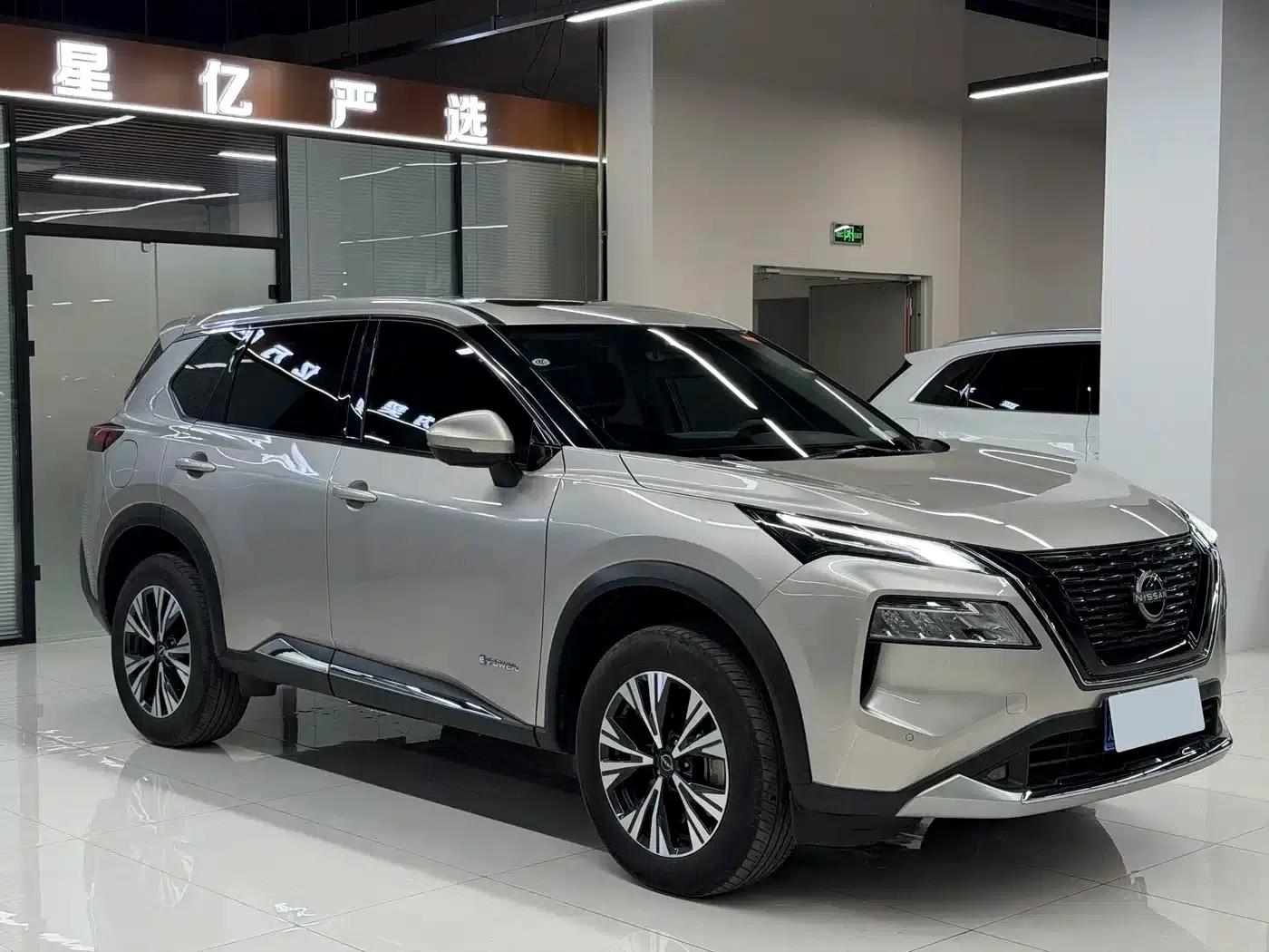 Nissan X-Trail 2023 e-POWER Super Hybrid Dual Motor AWD Luxury Edition — миниатюра 3