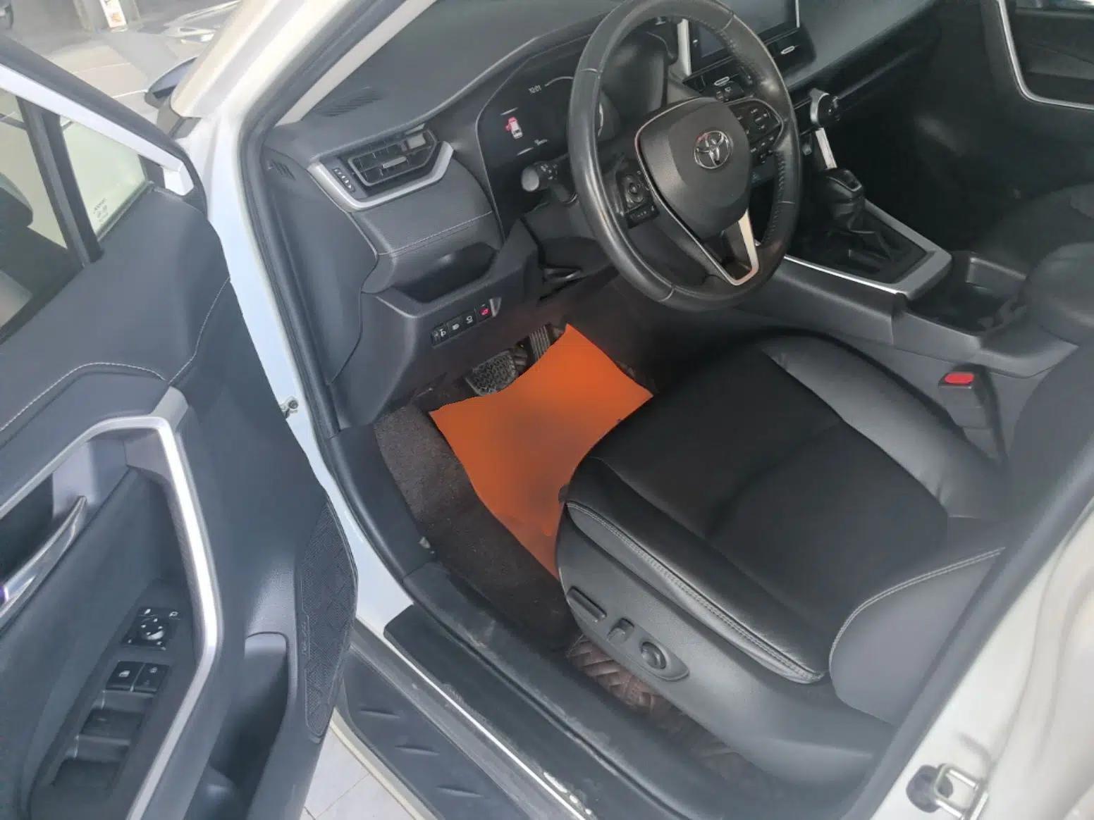 Toyota RAV4 2021 2.0L CVT Two-Wheel Drive Fashion PLUS Edition — миниатюра 18