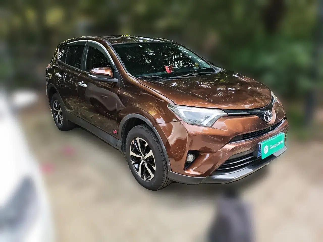 Toyota RAV4 2016 2.0L CVT Two-Wheel Drive Fashion Edition China V Standard — миниатюра 3