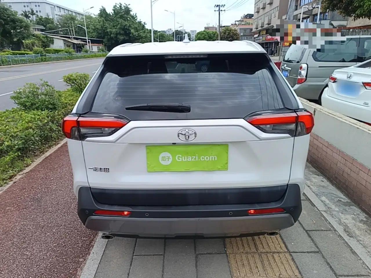 Toyota RAV4 2021 2.0L CVT Two-Wheel Drive Fashion PLUS Edition — миниатюра 5