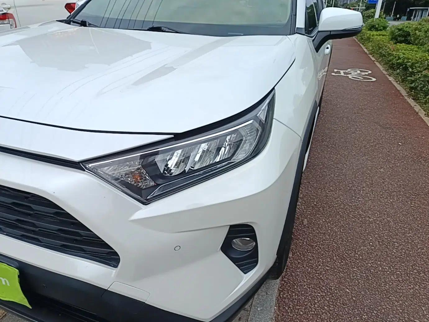 Toyota RAV4 2021 2.0L CVT Two-Wheel Drive Fashion PLUS Edition — миниатюра 8