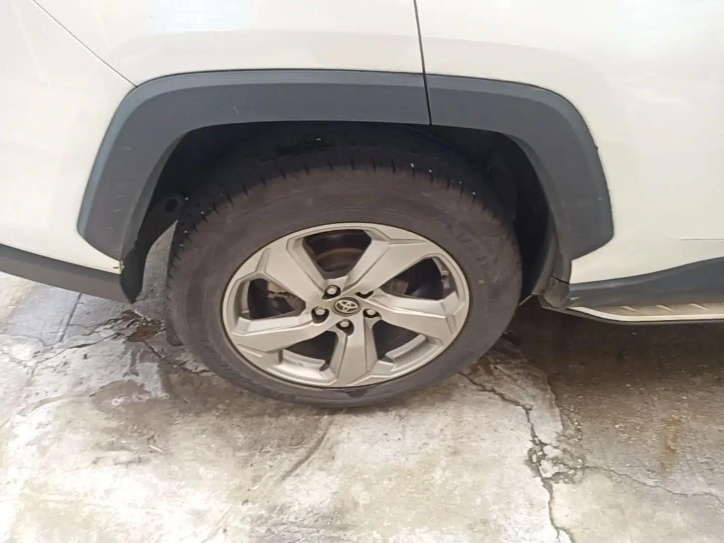 Toyota RAV4 2020 2.0L CVT Two-Wheel Drive Fashion Edition — миниатюра 11