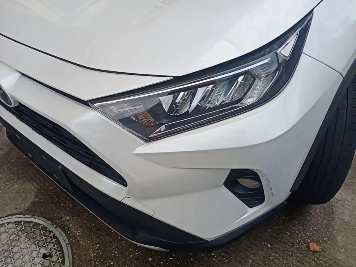 Toyota RAV4 2020 2.0L CVT Two-Wheel Drive Fashion Edition — миниатюра 8
