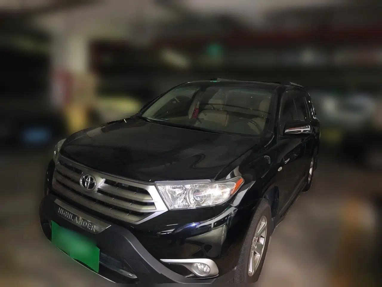 Toyota Highlander 2013 2.7L Two-Wheel Drive 5-Seater Purple Gold Edition — миниатюра 1