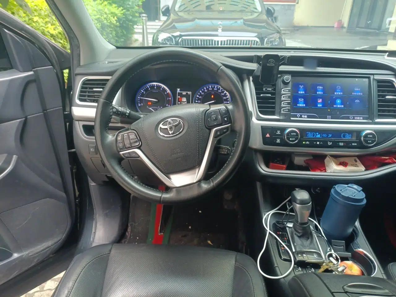 Toyota Highlander 2018 2.0T Four-Wheel Drive Luxury Version 7 Seats China VI Standard — миниатюра 10