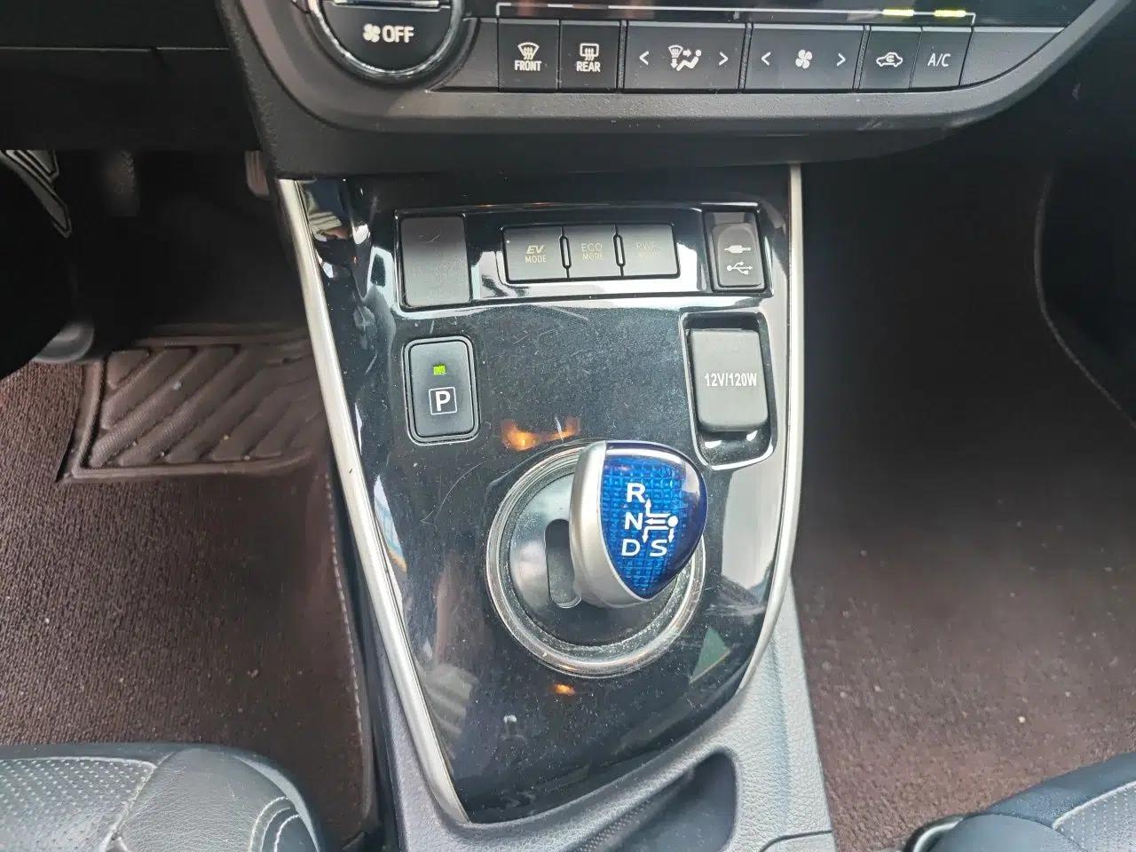 Toyota Levin 2016 Dual-Engine 1.8H GS-L E-CVT Leading Edition — миниатюра 14