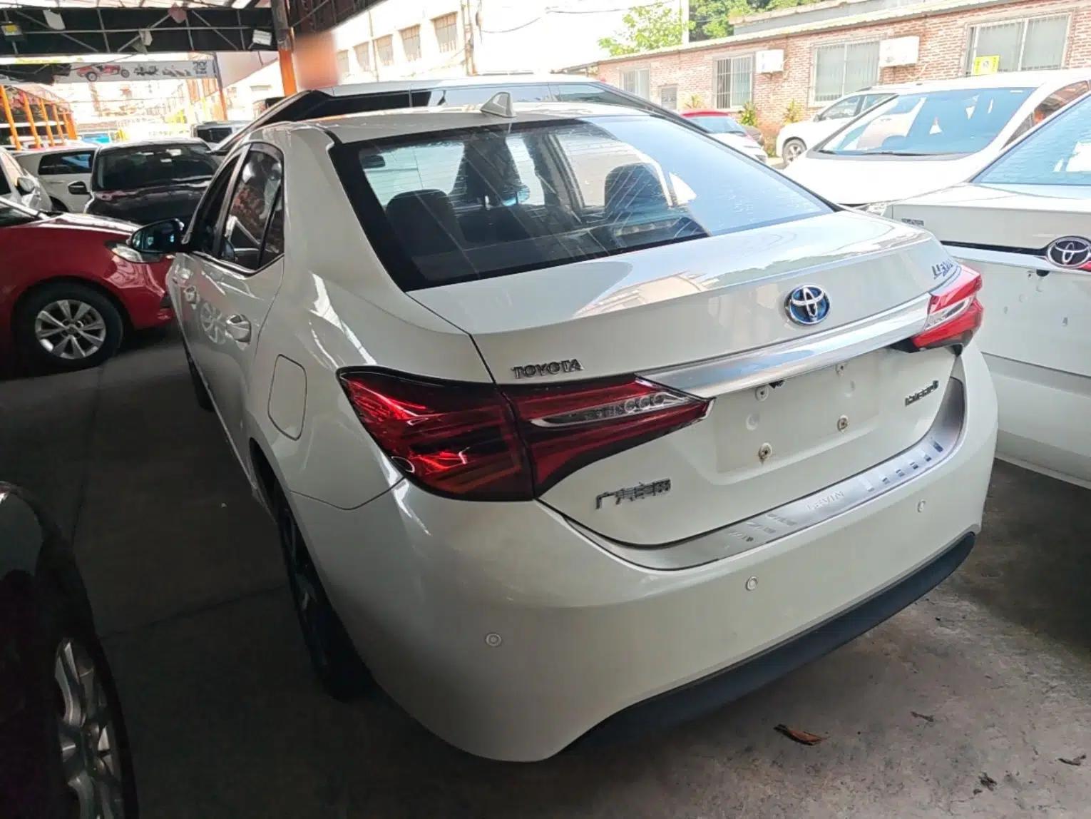 Toyota Levin 2017 Revised Dual-Engine 1.8H GS E-CVT Elite Sunroof Version China V Standard — миниатюра 4