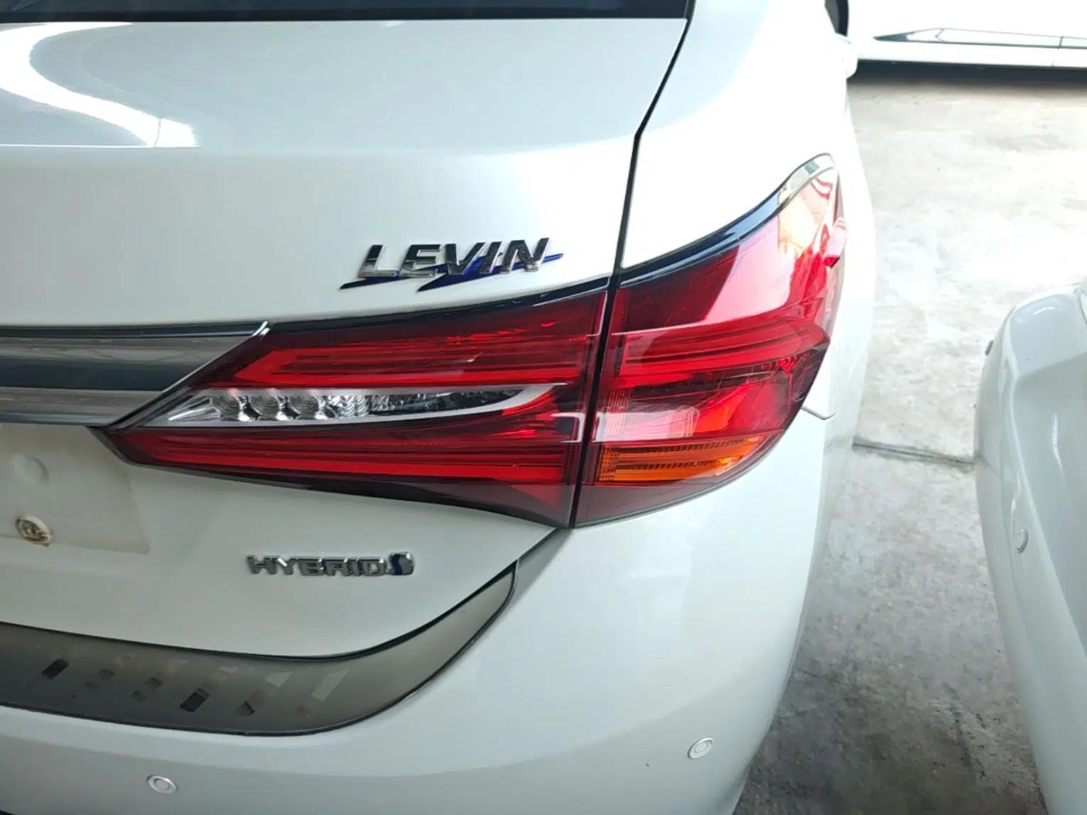 Toyota Levin 2017 Revised Dual-Engine 1.8H GS E-CVT Elite Sunroof Version China V Standard — миниатюра 9