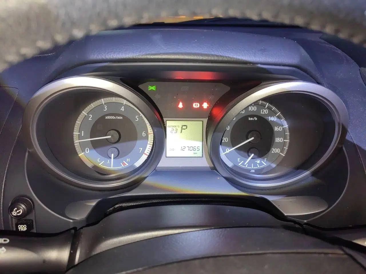 Toyota Prado 2016 2.7L Automatic Standard Edition — миниатюра 11