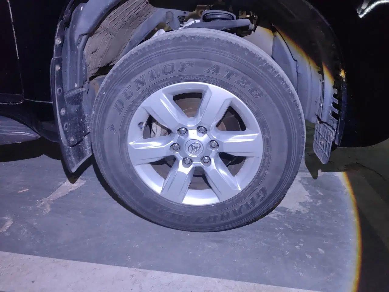Toyota Prado 2016 2.7L Automatic Standard Edition — миниатюра 8