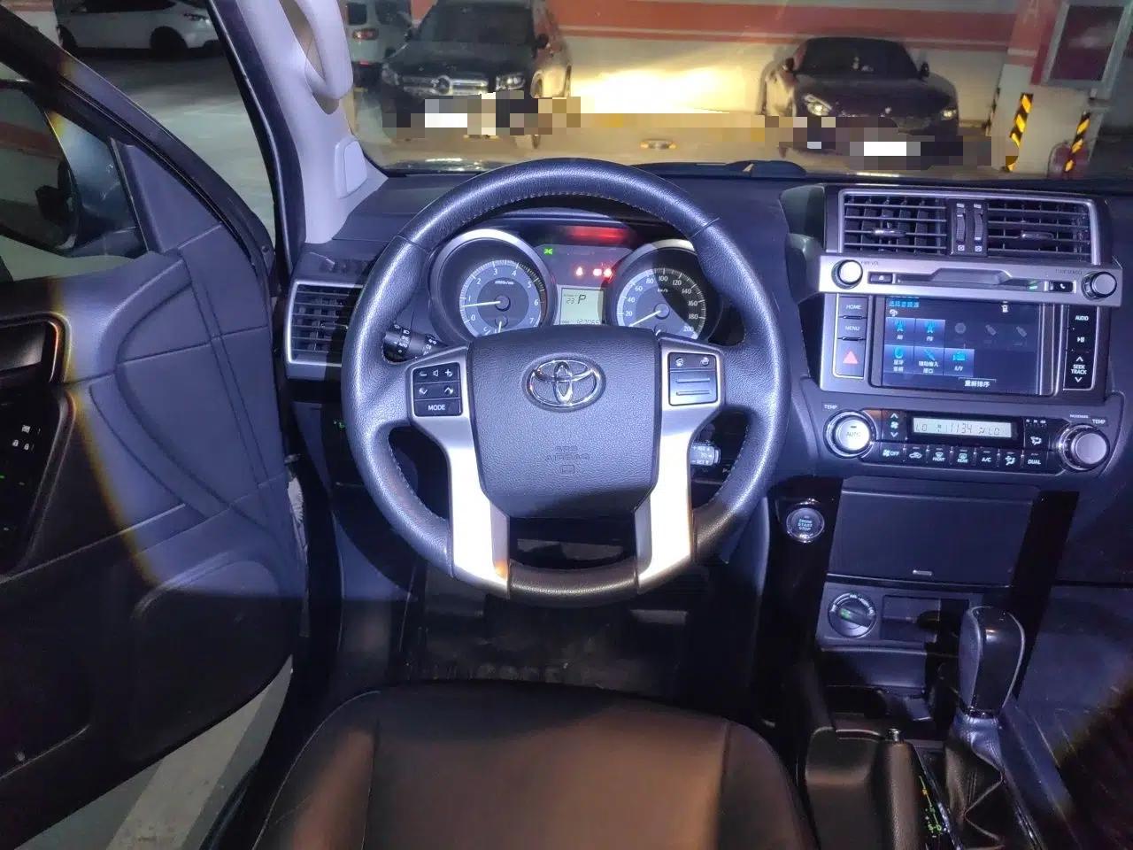 Toyota Prado 2016 2.7L Automatic Standard Edition — миниатюра 10