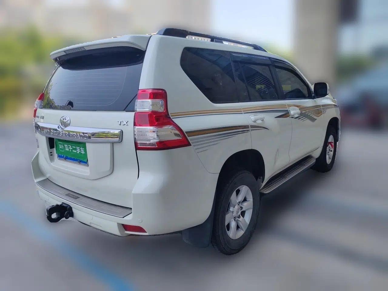 Toyota Prado 2016 2.7L Automatic Standard Edition — миниатюра 6