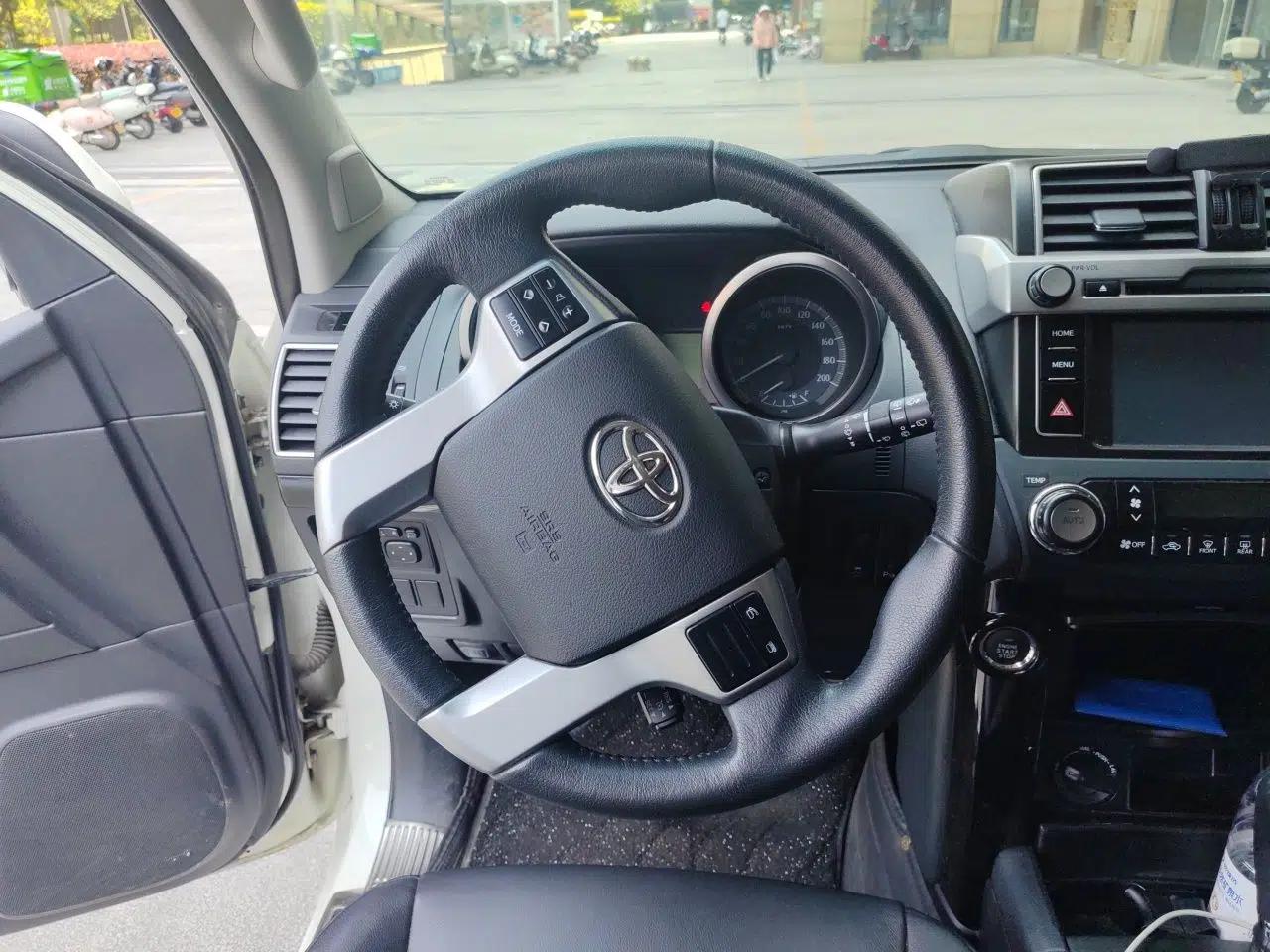 Toyota Prado 2016 2.7L Automatic Standard Edition — миниатюра 10