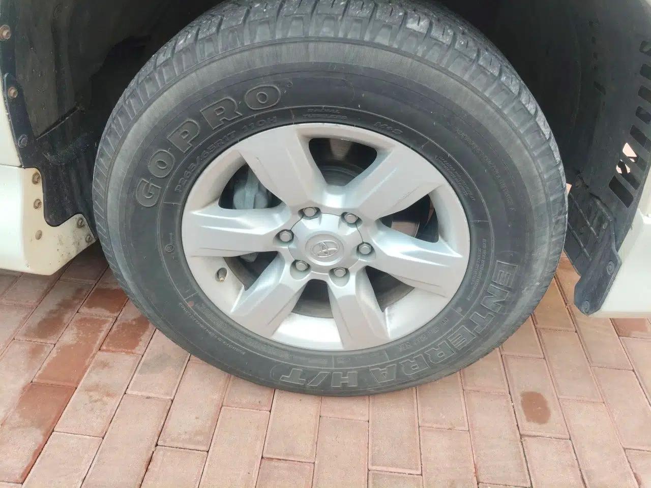 Toyota Prado — миниатюра 8
