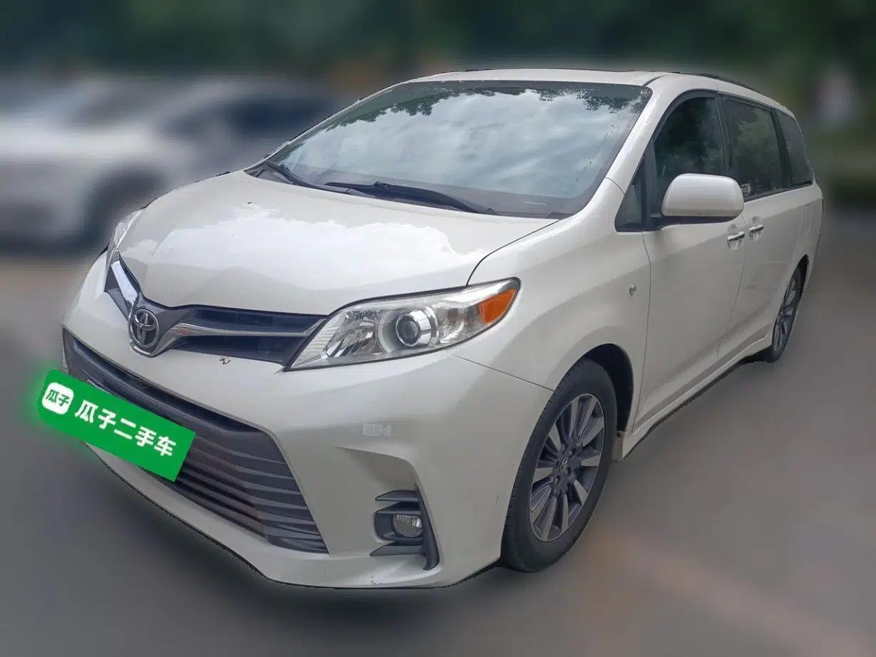 Toyota SIENNA — миниатюра 1