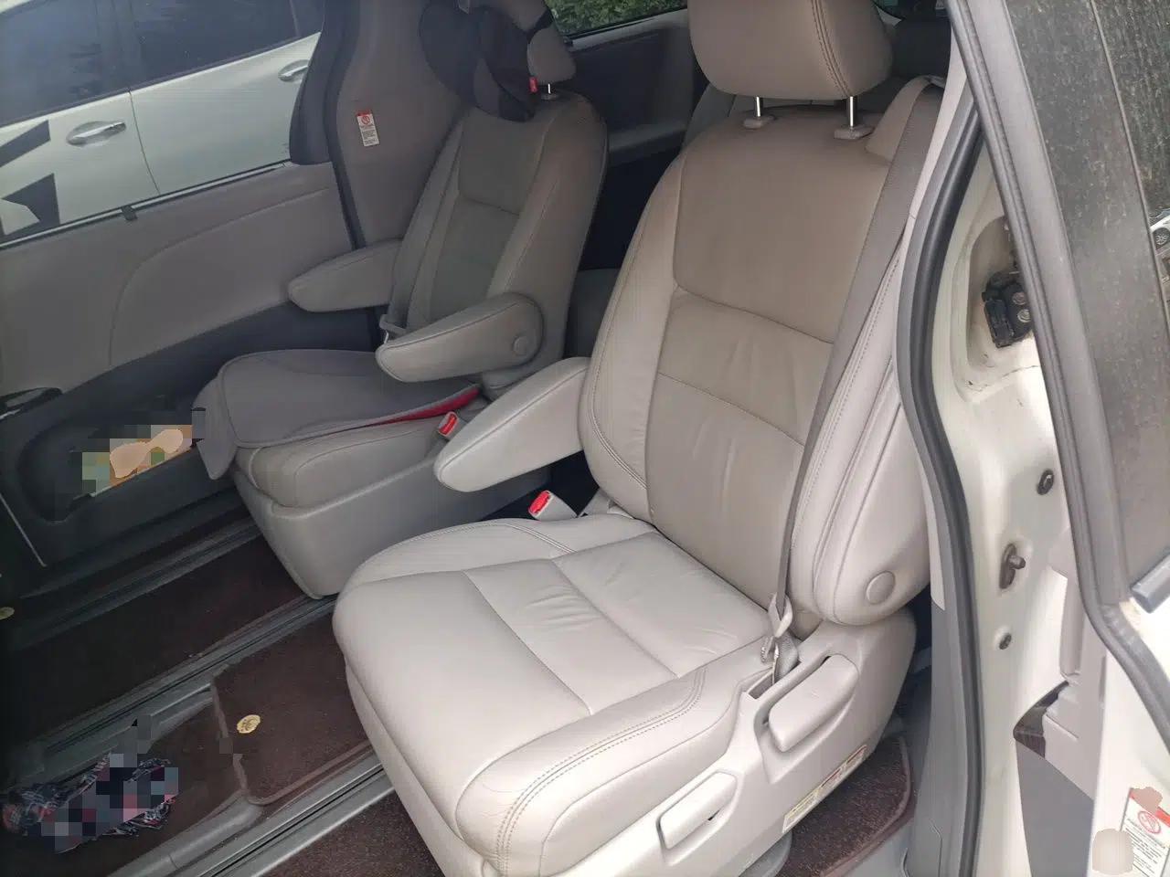 Toyota SIENNA — миниатюра 17