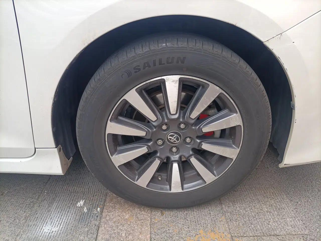 Toyota SIENNA — миниатюра 8