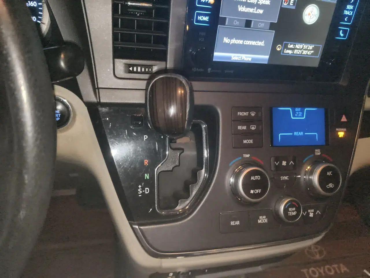 Toyota SIENNA — миниатюра 14