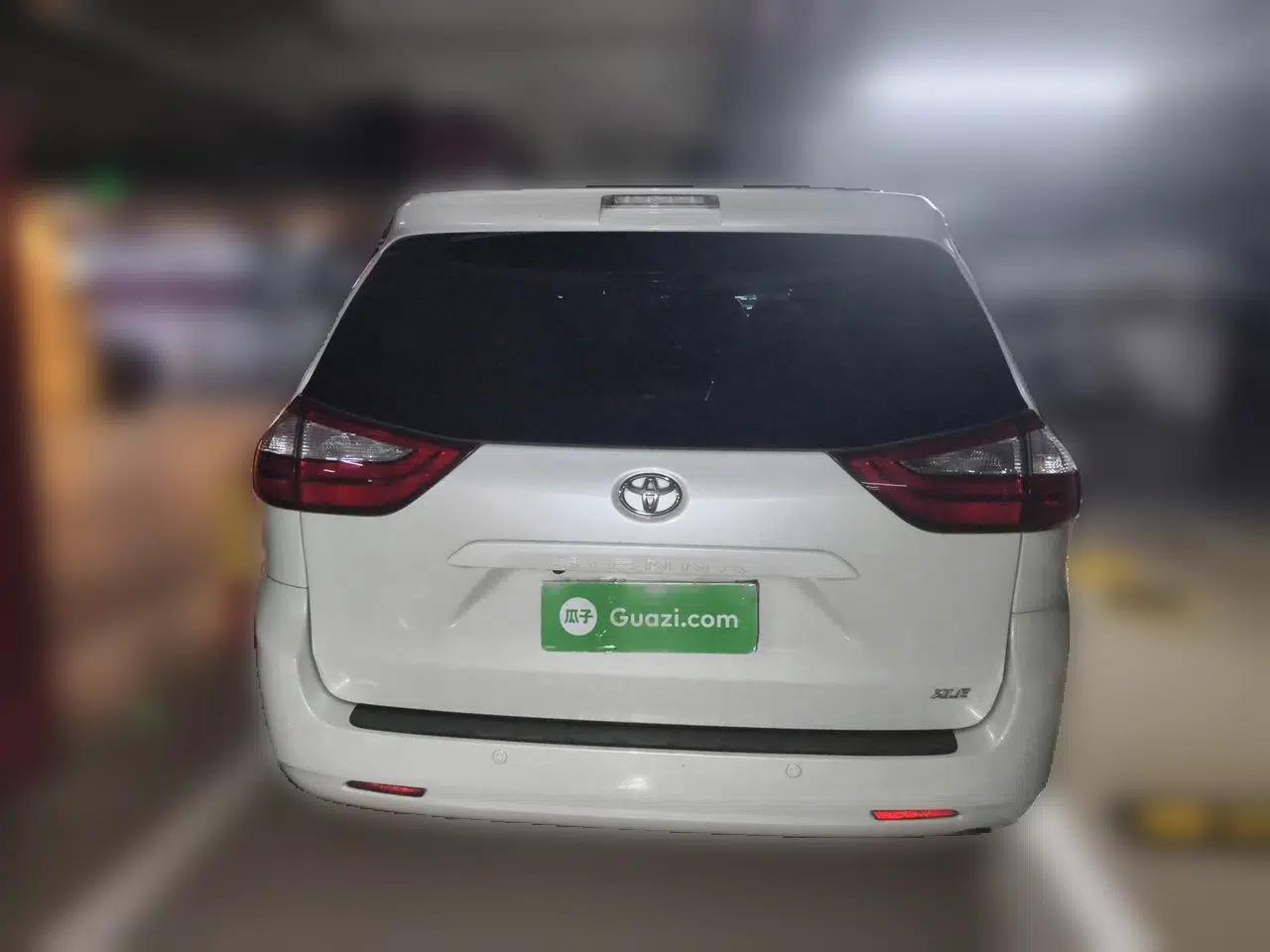 Toyota SIENNA — миниатюра 5