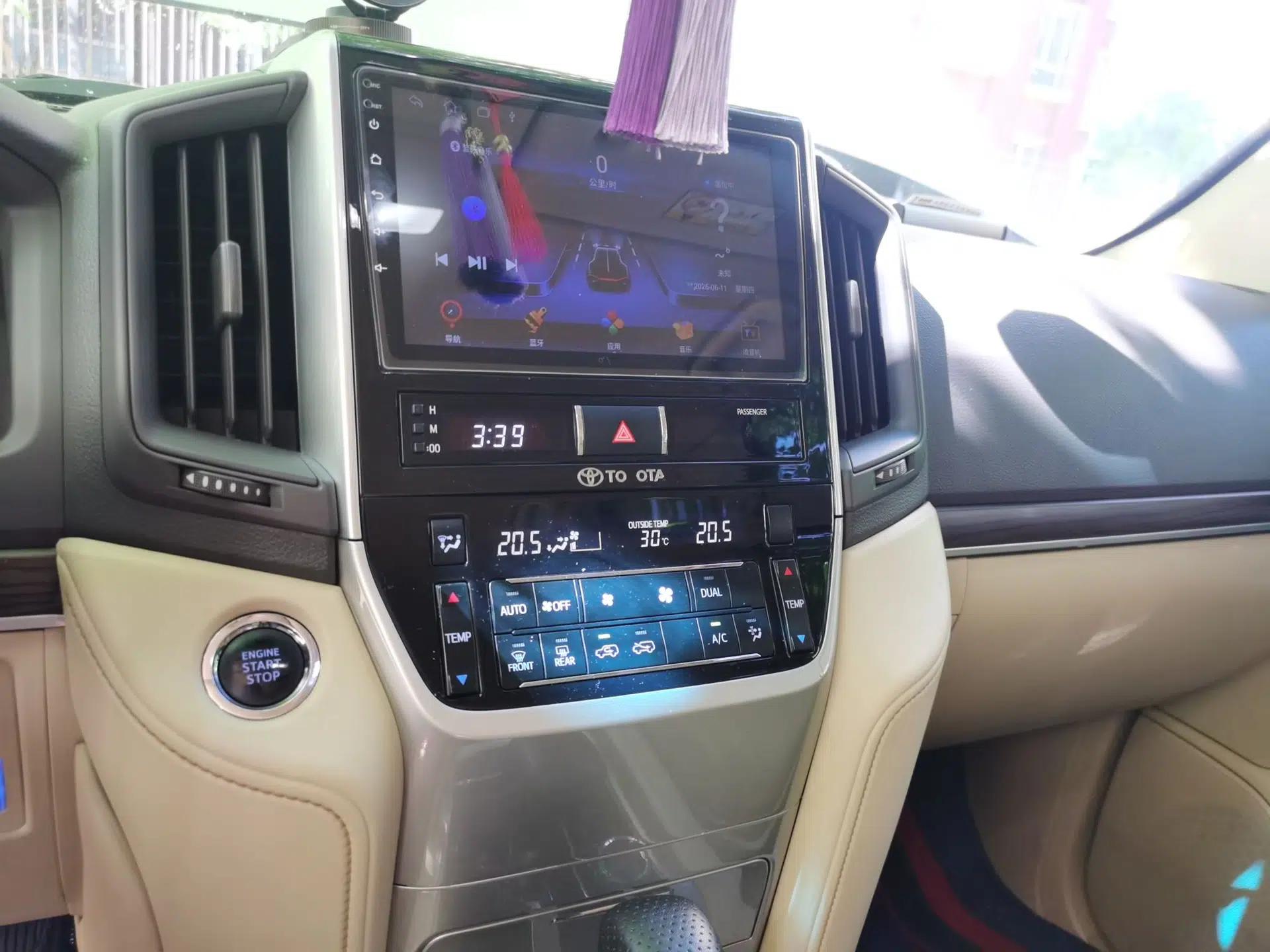 Toyota Land Cruiser — миниатюра 13