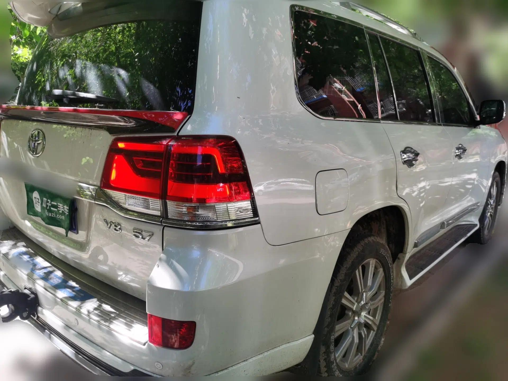 Toyota Land Cruiser — миниатюра 6