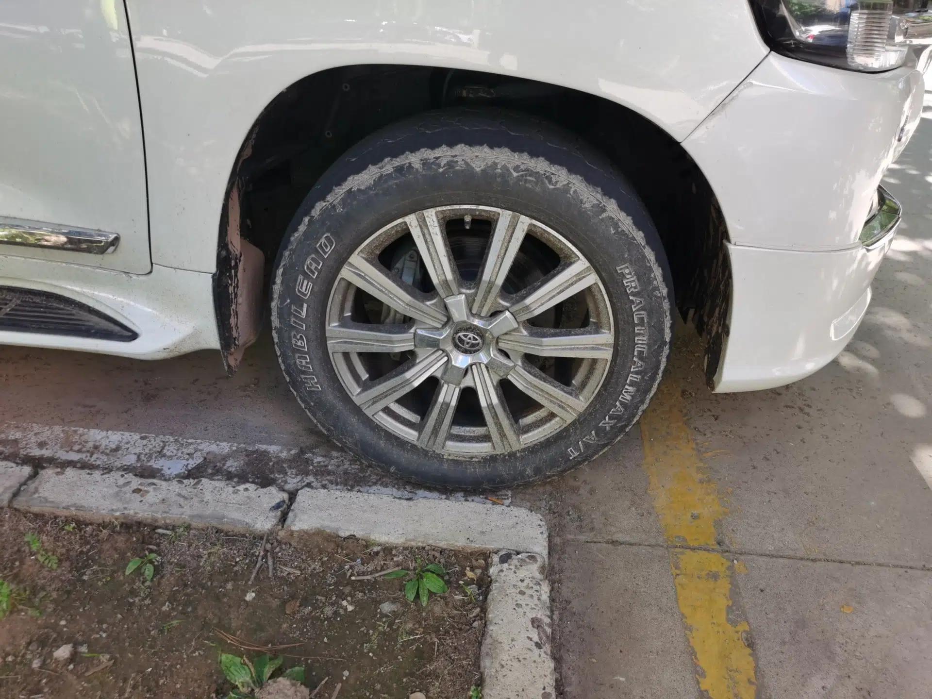Toyota Land Cruiser — миниатюра 8