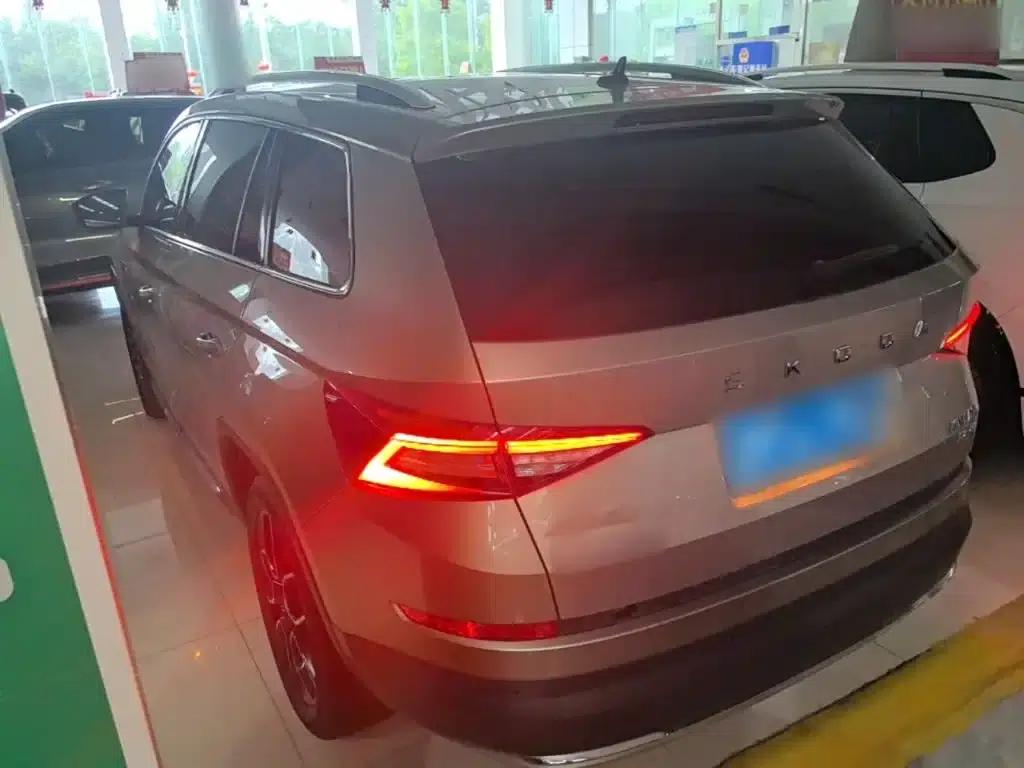 2020 Skoda Kodiaq TSI330 5-seater 2WD Luxury Edition — миниатюра 5