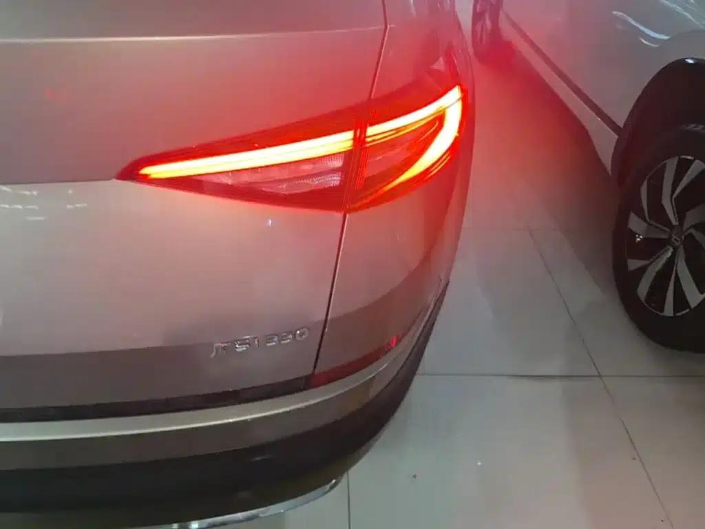 2020 Skoda Kodiaq TSI330 5-seater 2WD Luxury Edition — миниатюра 8