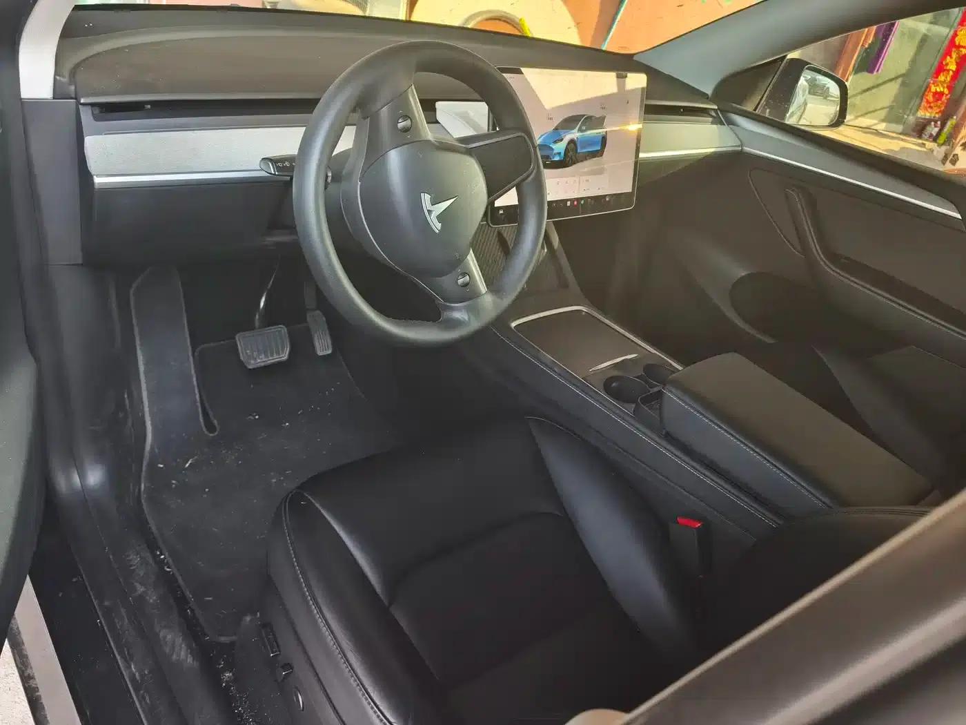 Model Y 2023 Rear-Wheel Drive — миниатюра 4