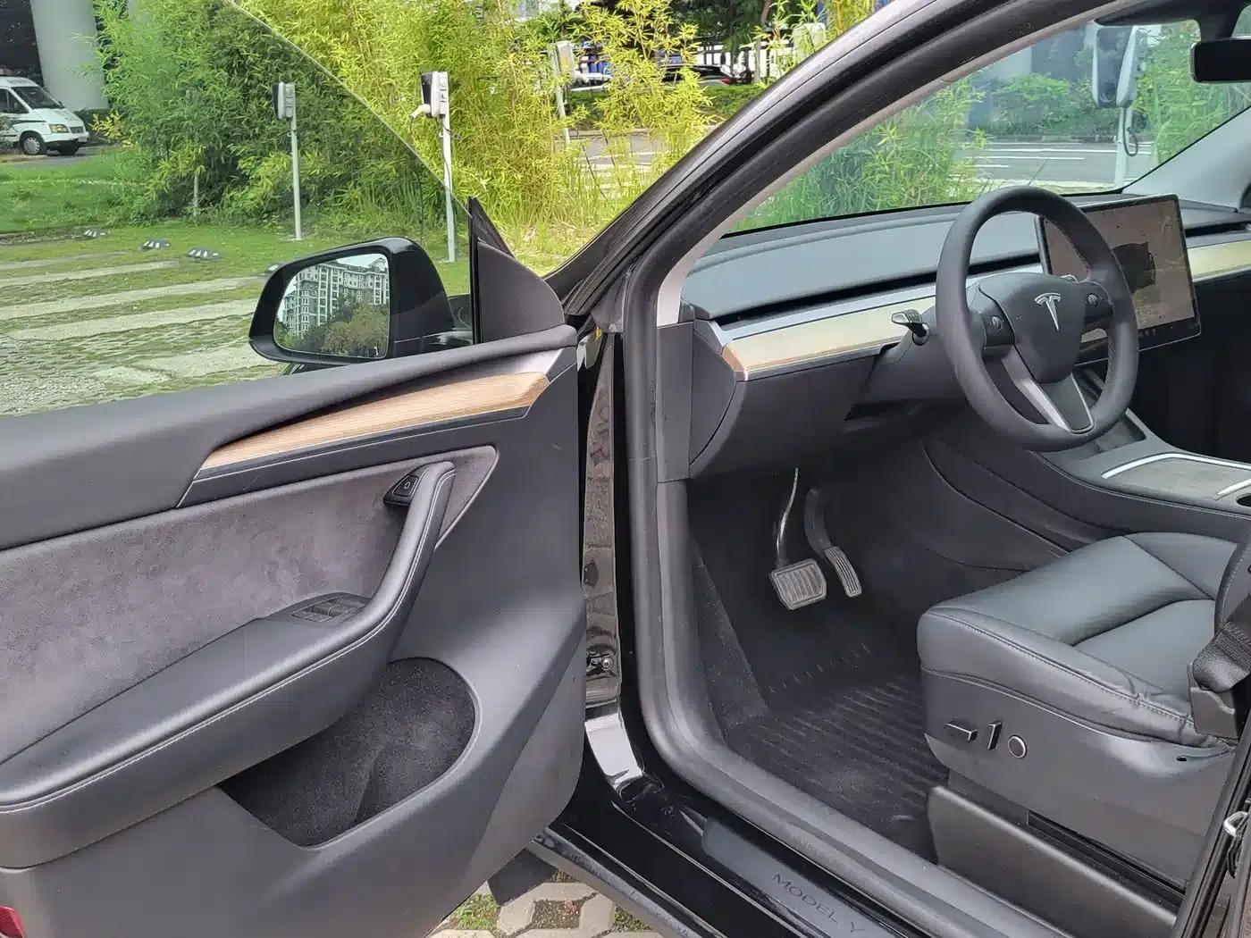 Model Y 2022 Facelift Rear-Wheel Drive Version — миниатюра 8