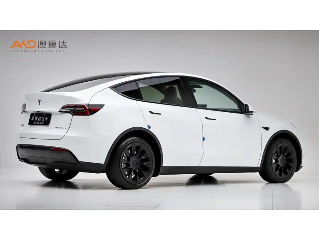 Tesla Model Y/2023/Long Range All-Wheel Drive Version — миниатюра 3
