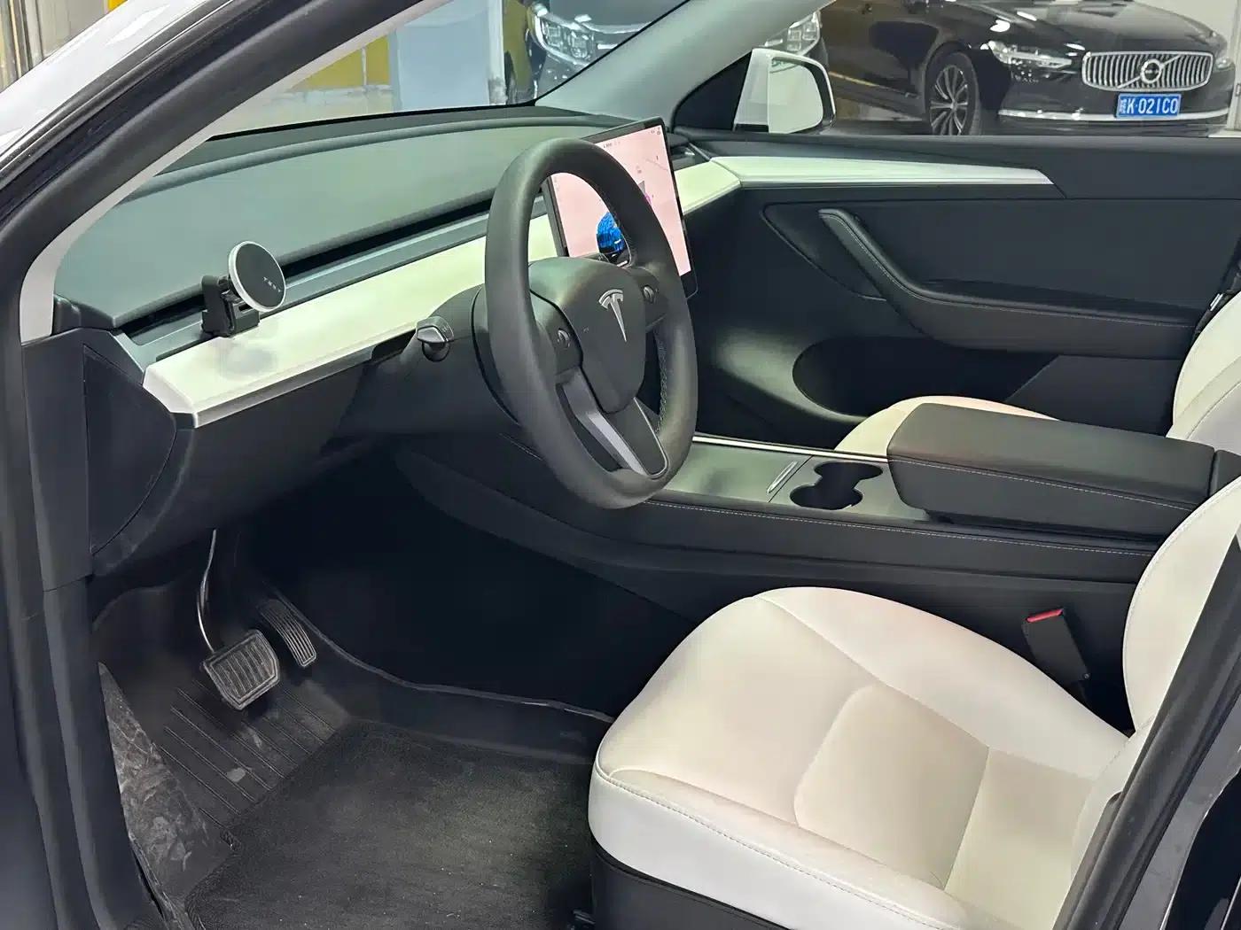 Model Y 2022 Rear-Wheel Drive — миниатюра 4