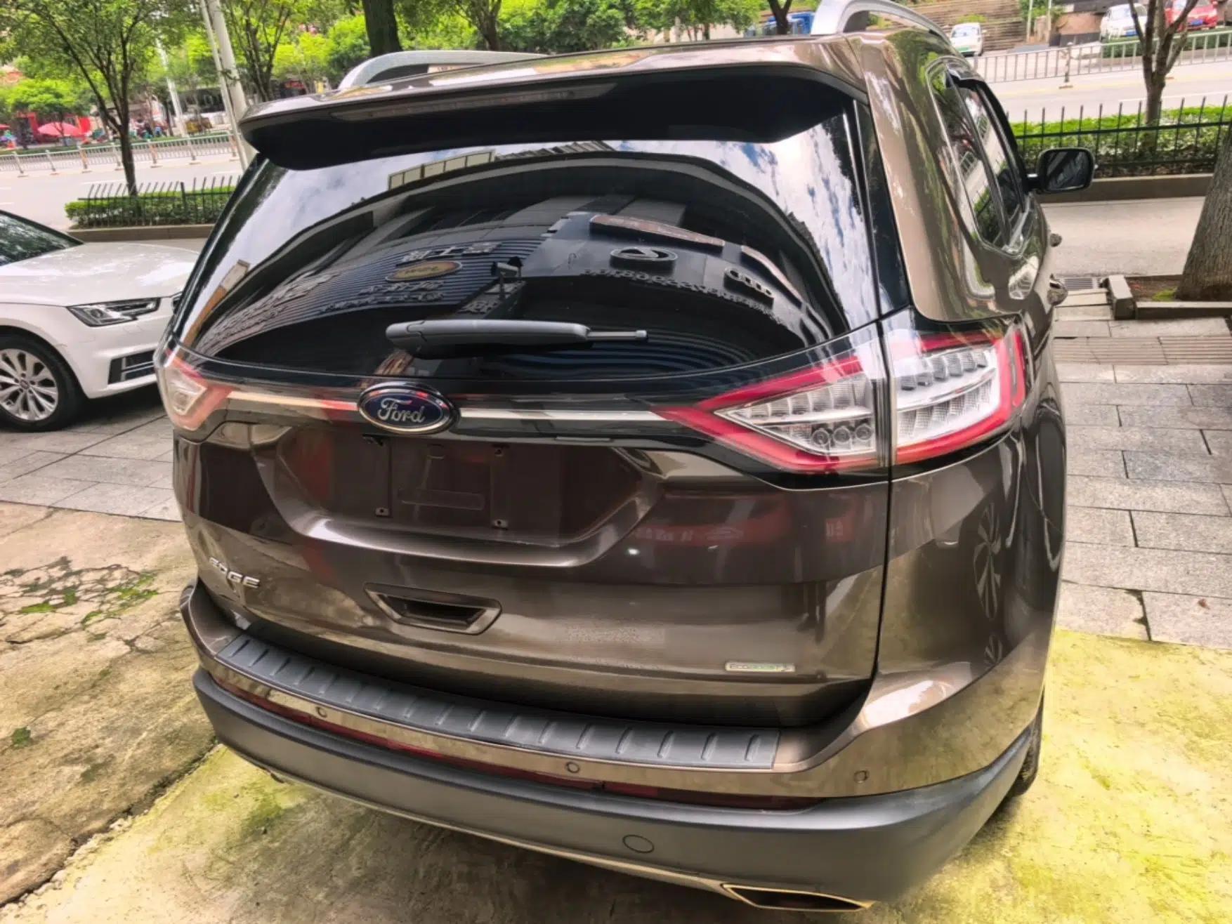Ford Edge 2016 EcoBoost 245 Two-Wheel-Drive Titanium 5-Seater — миниатюра 5