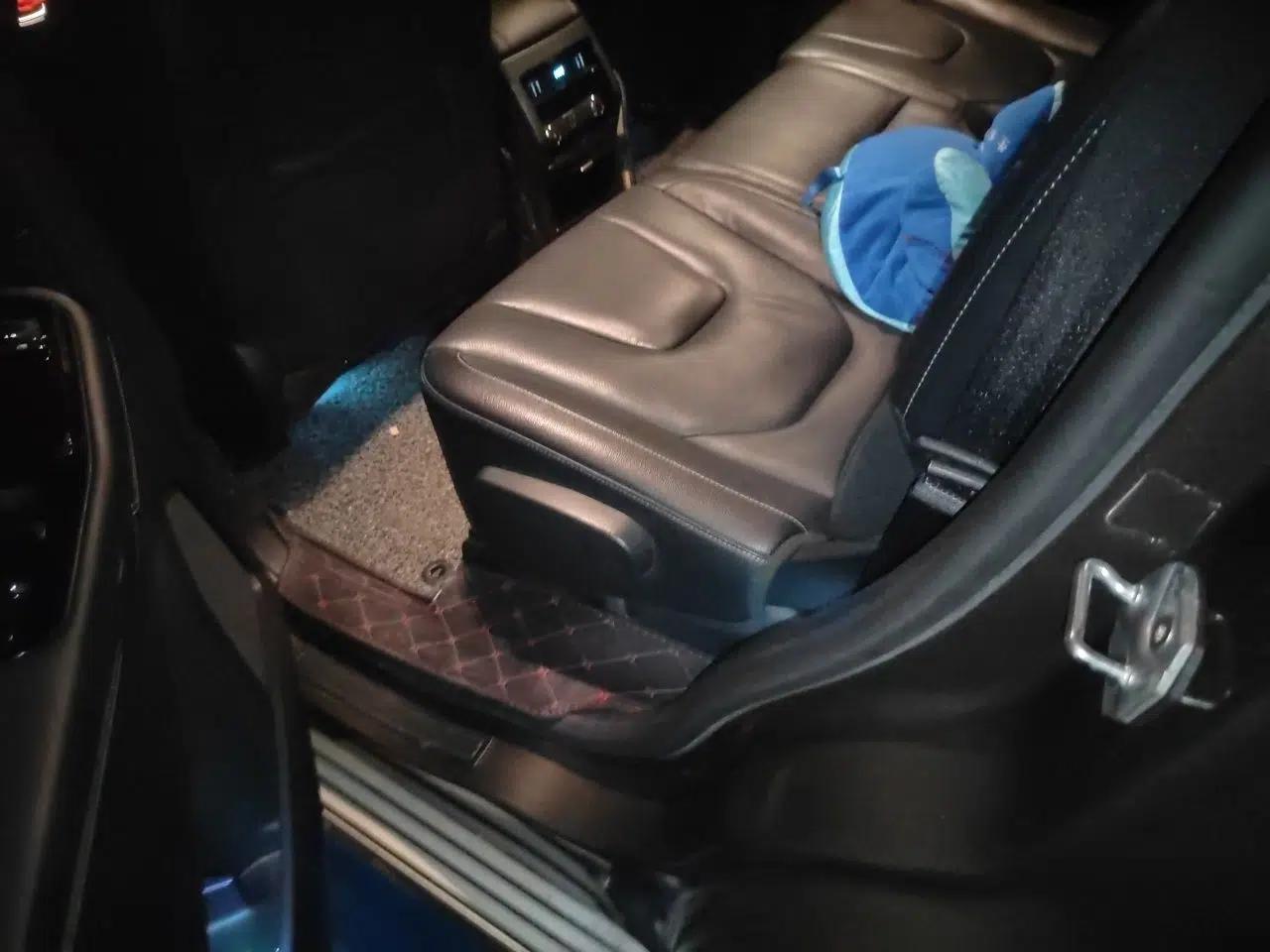Ford Edge 2015 2.7T GTDi 4x4 Prestige 7-Seater — миниатюра 17