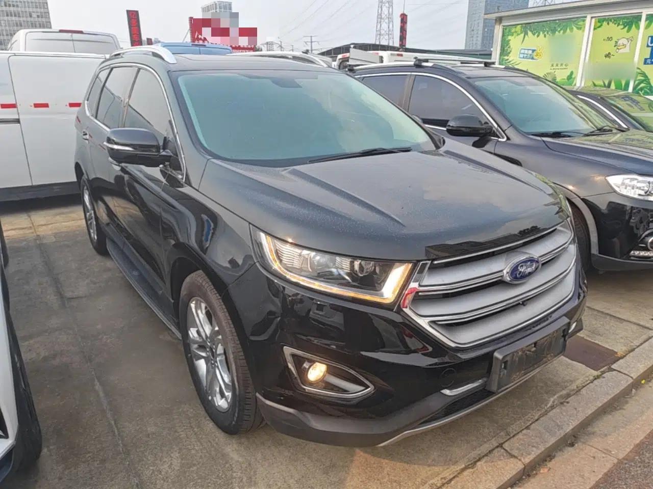Ford Edge 2016 EcoBoost 245 Two-Wheel-Drive Titanium 7-Seater — миниатюра 3