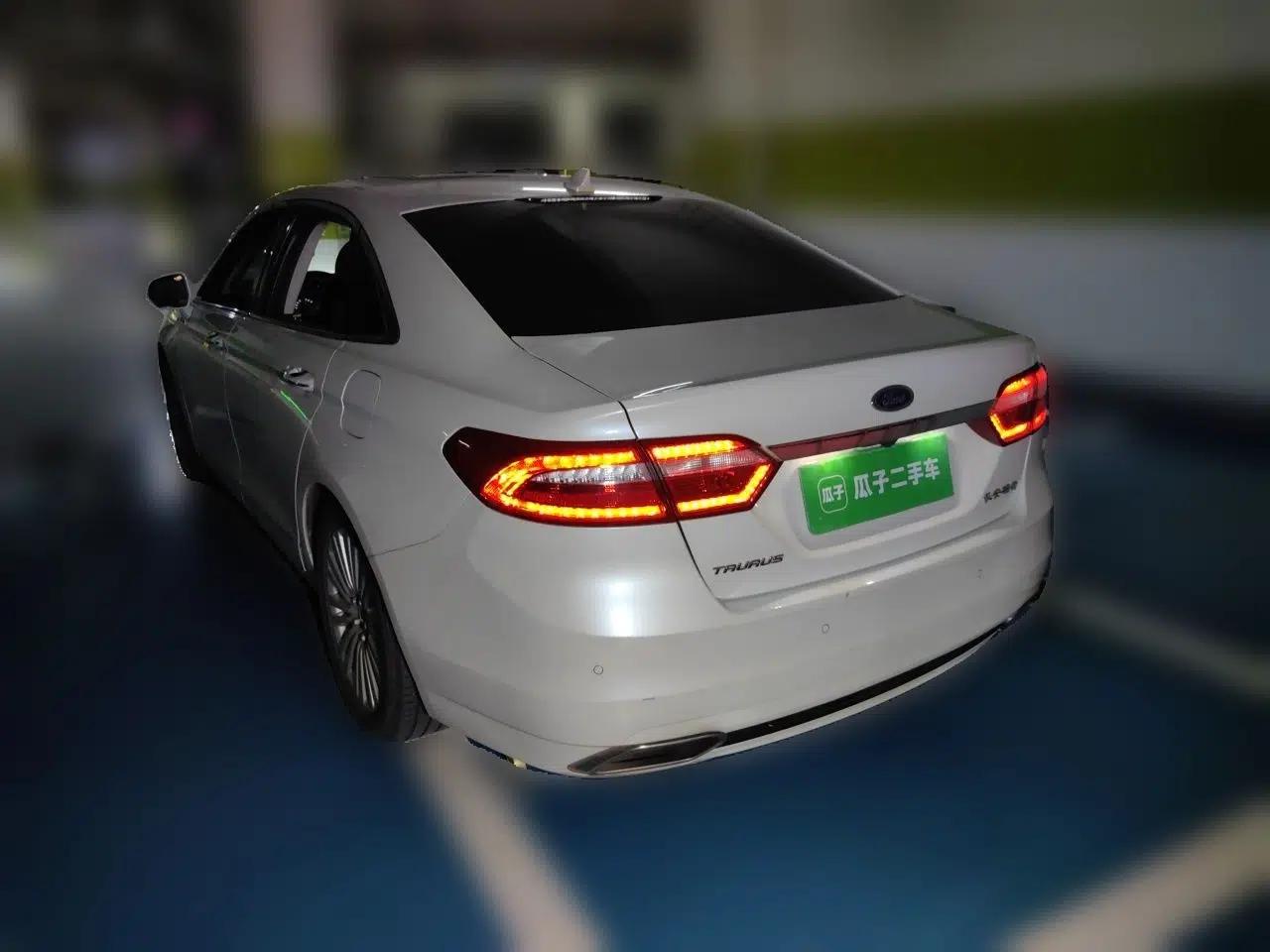 Ford Taurus 2017 EcoBoost 245 Luxury Model — миниатюра 4
