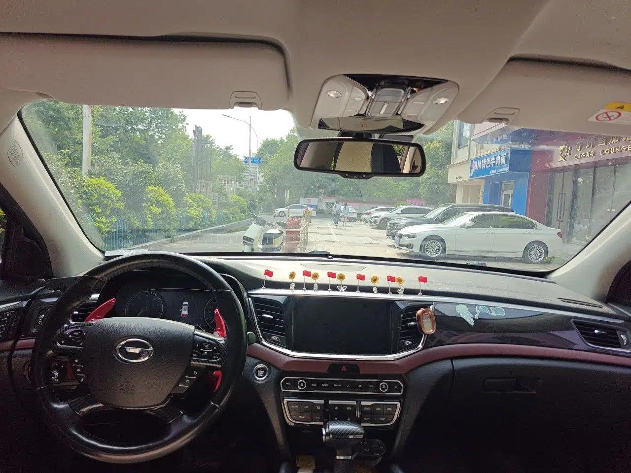 GAC Trumpchi GS8 2017 320T Two-Wheel Drive Luxury Smart Connectivity Version (7 Seats) — миниатюра 18