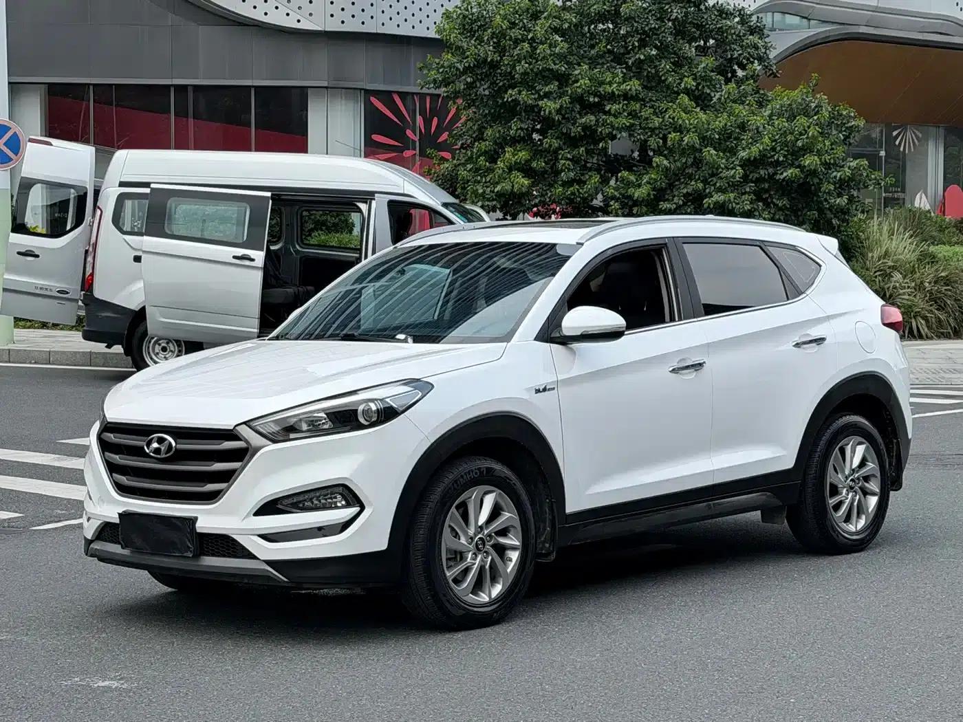 Tucson 2015 1.6T Dual-Clutch Two-Wheel Drive Intelligent Model — миниатюра 1