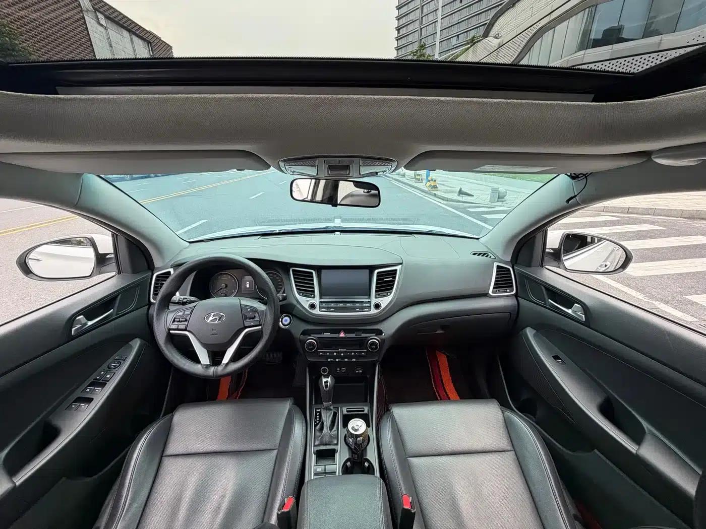 Tucson 2015 1.6T Dual-Clutch Two-Wheel Drive Intelligent Model — миниатюра 12