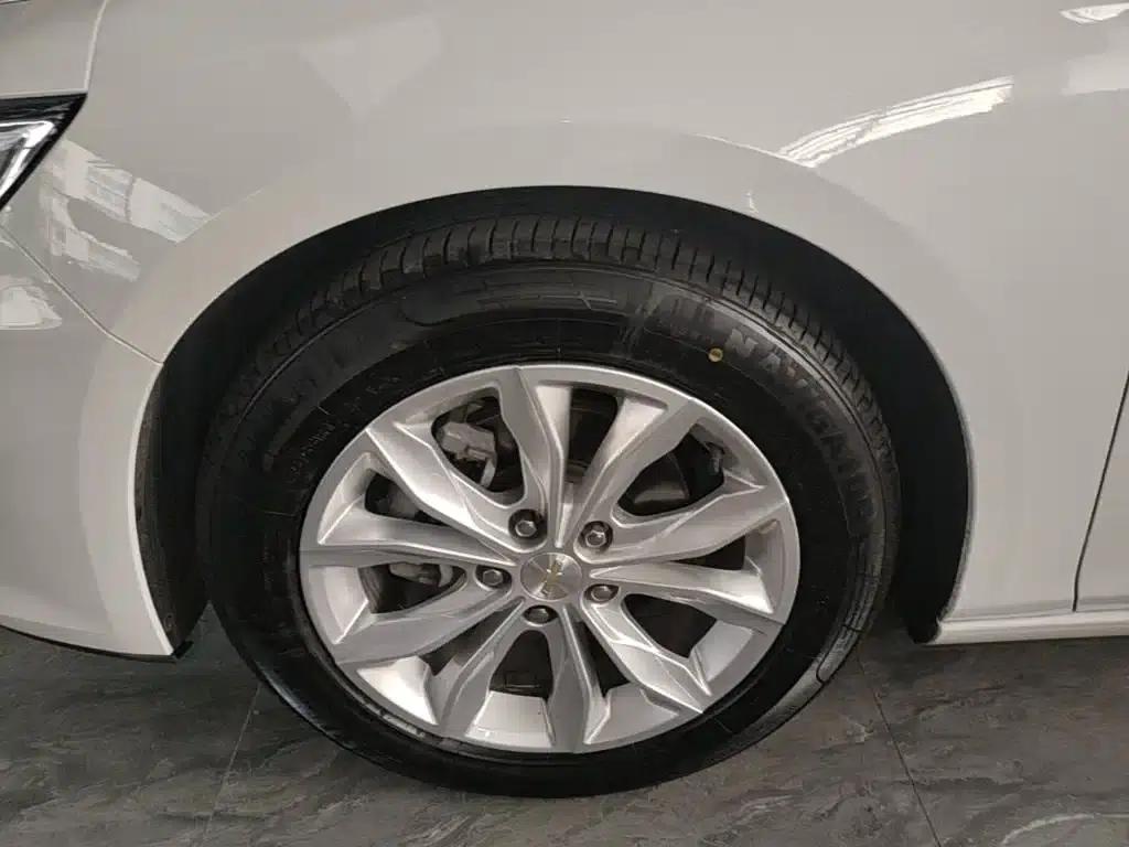 2019 Chevrolet Malibu XL 535T CVT Sporty Edition — миниатюра 23