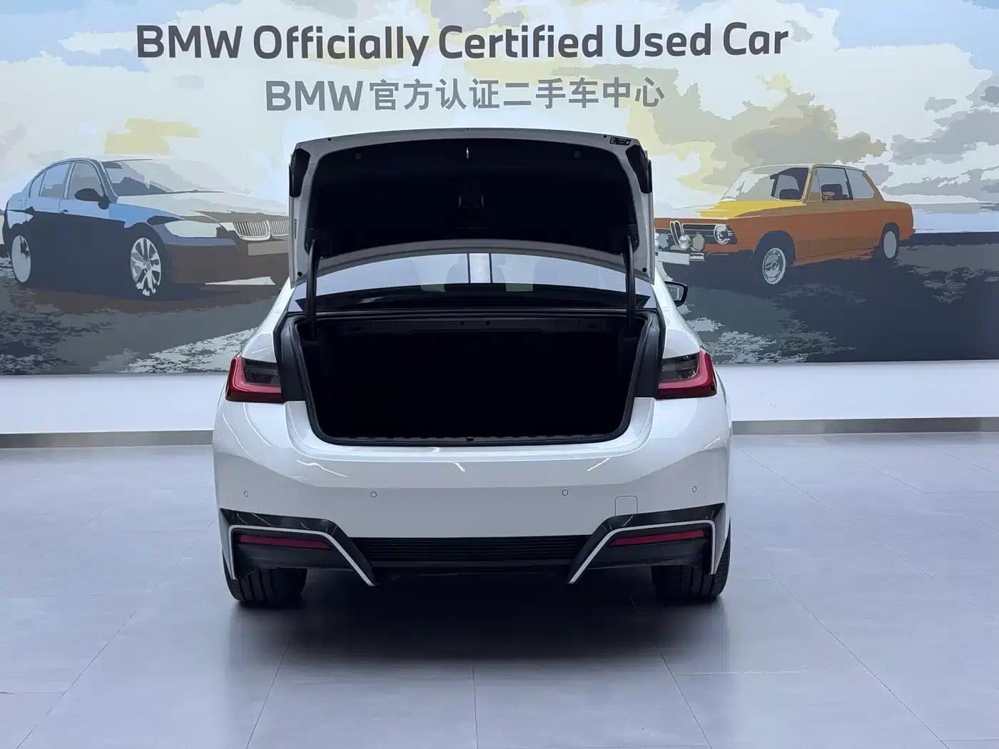 BMW i3 2024 eDrive 40 L Shadow Edition — миниатюра 8