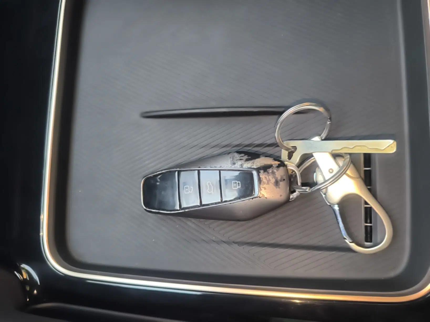 iCAR 03 2024 401km Two-Wheel Drive Standard Advanced Version — миниатюра 31