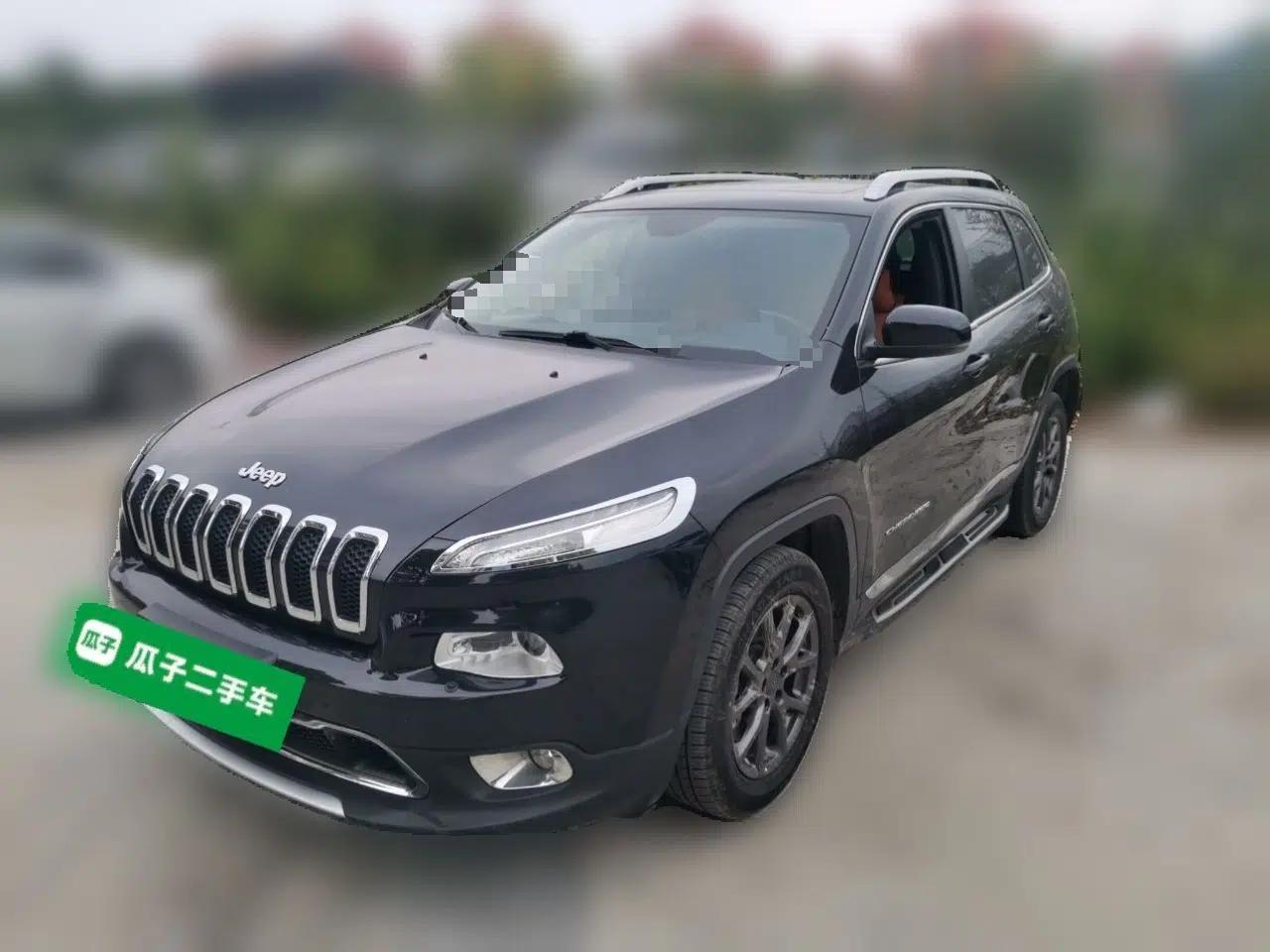 Jeep Cherokee 2020 2.0L Two-Wheel Drive Classic Sports Edition — миниатюра 1