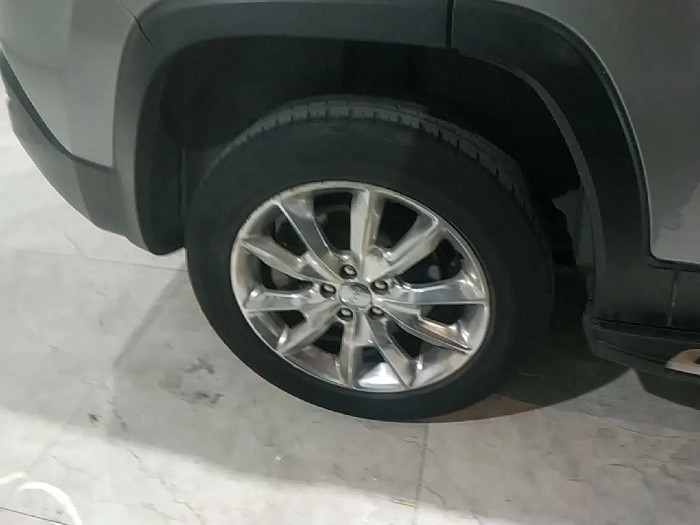 Jeep Cherokee 2014 2.4L Luxury Edition — миниатюра 11
